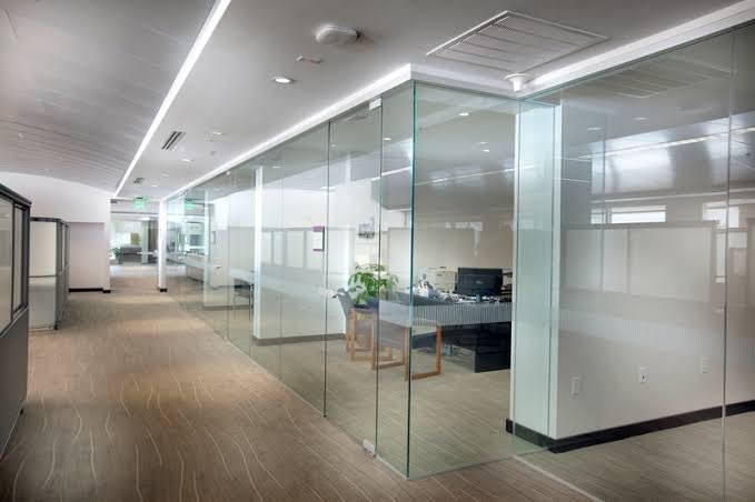 Frameless Glass Partition for Office in Dubai